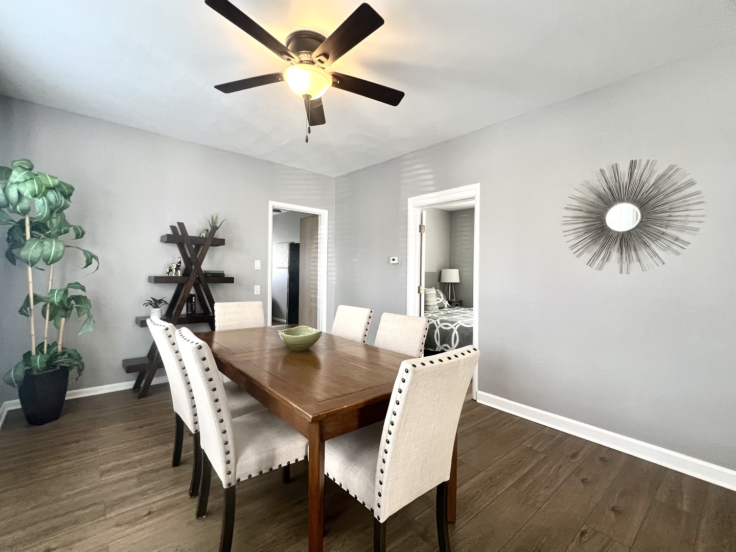 7113 Clarendon Hills Road, Darien, IL 60561