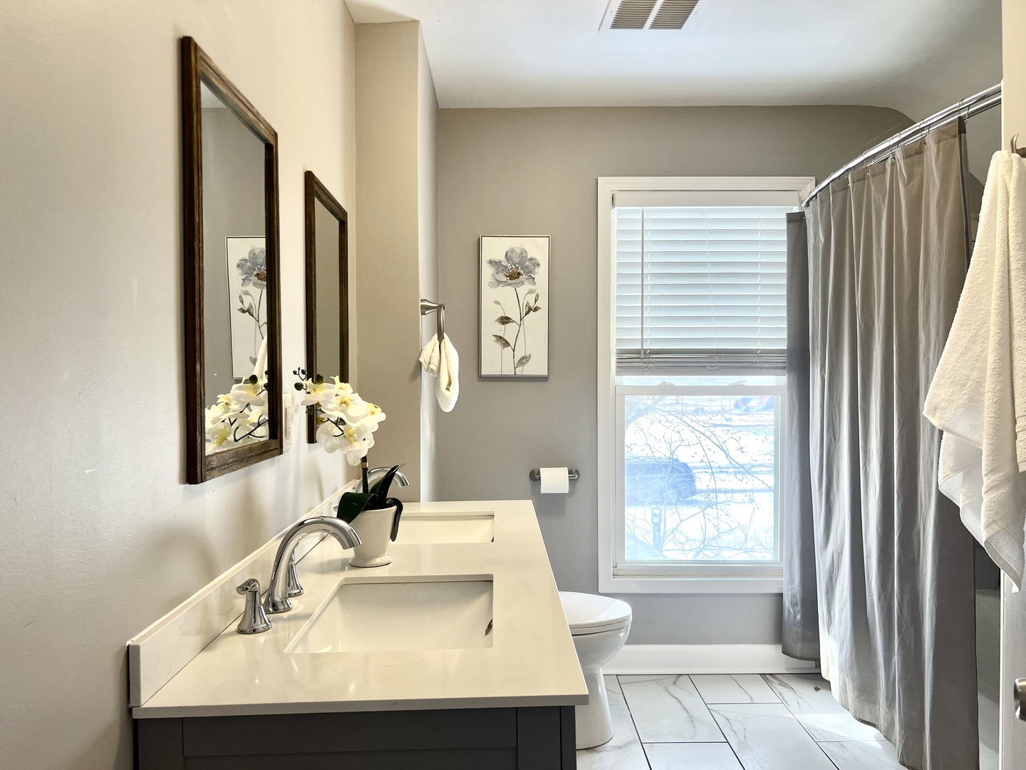 7113 Clarendon Hills Road, Darien, IL 60561