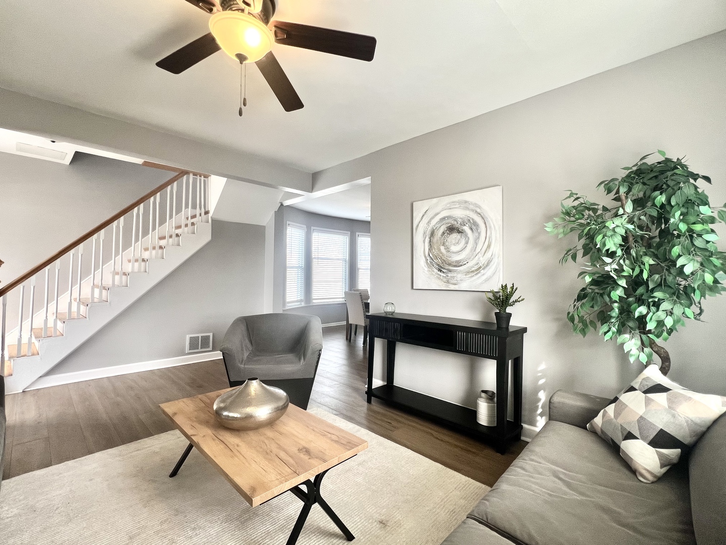 7113 Clarendon Hills Road, Darien, IL 60561