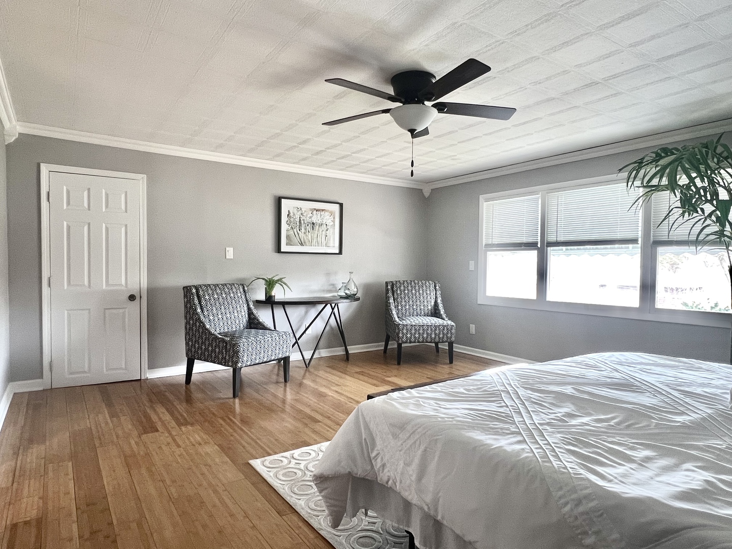 7113 Clarendon Hills Road, Darien, IL 60561