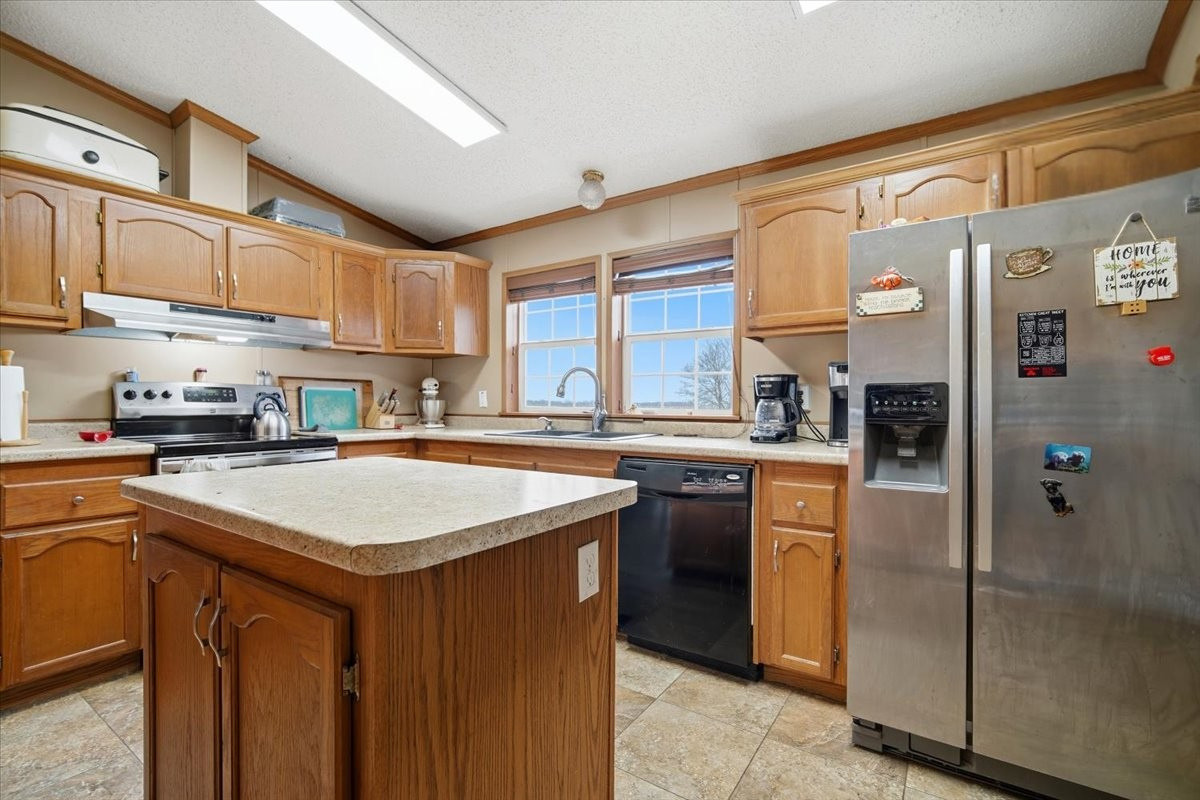 6009 Park Road, Clinton, IL 61727