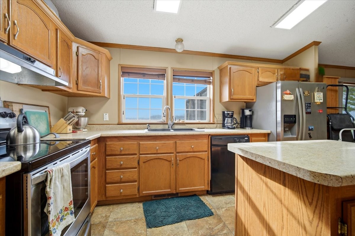 6009 Park Road, Clinton, IL 61727