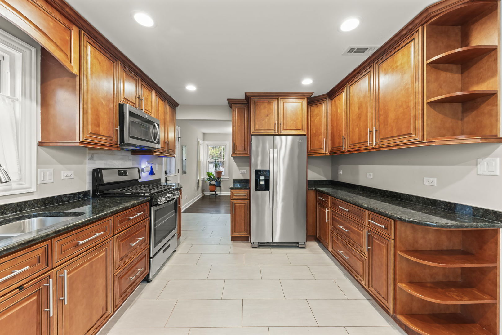 2852 Scott Street, Franklin Park, IL 60131