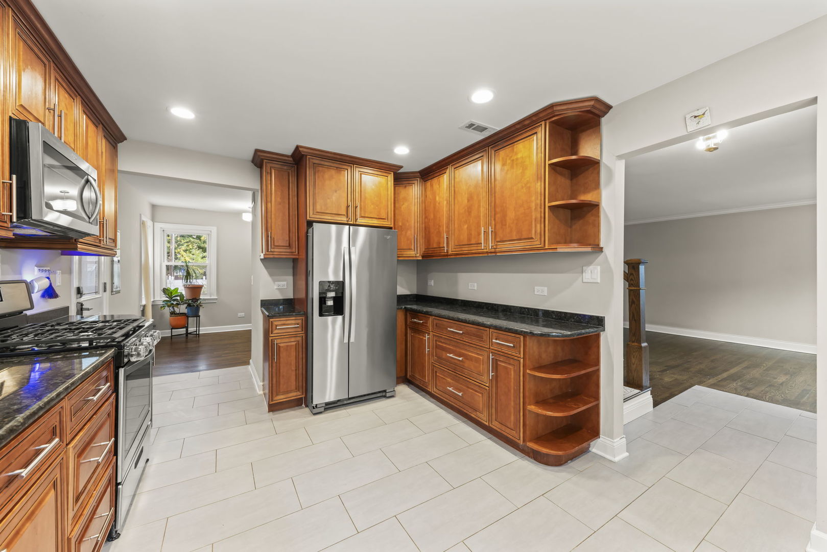 2852 Scott Street, Franklin Park, IL 60131