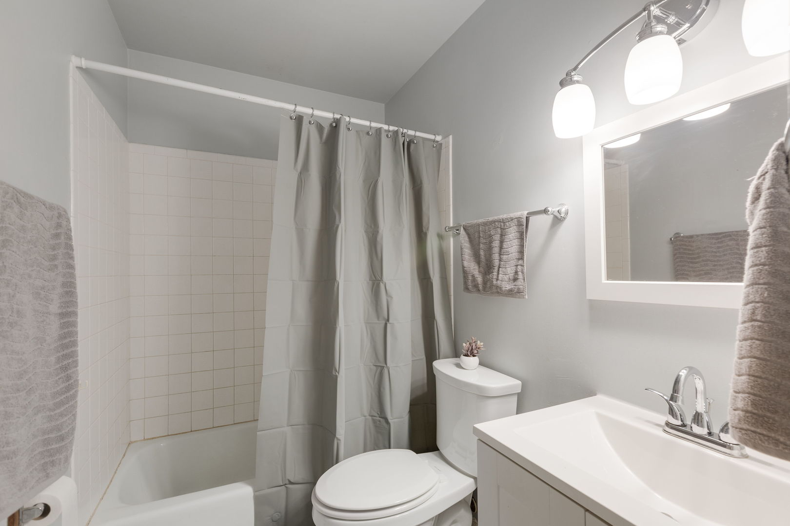 1421 Barberry Lane, Round Lake Beach, IL 60073