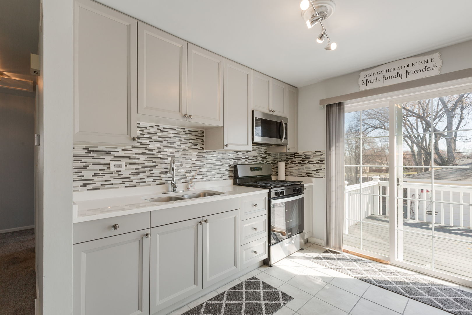 1421 Barberry Lane, Round Lake Beach, IL 60073