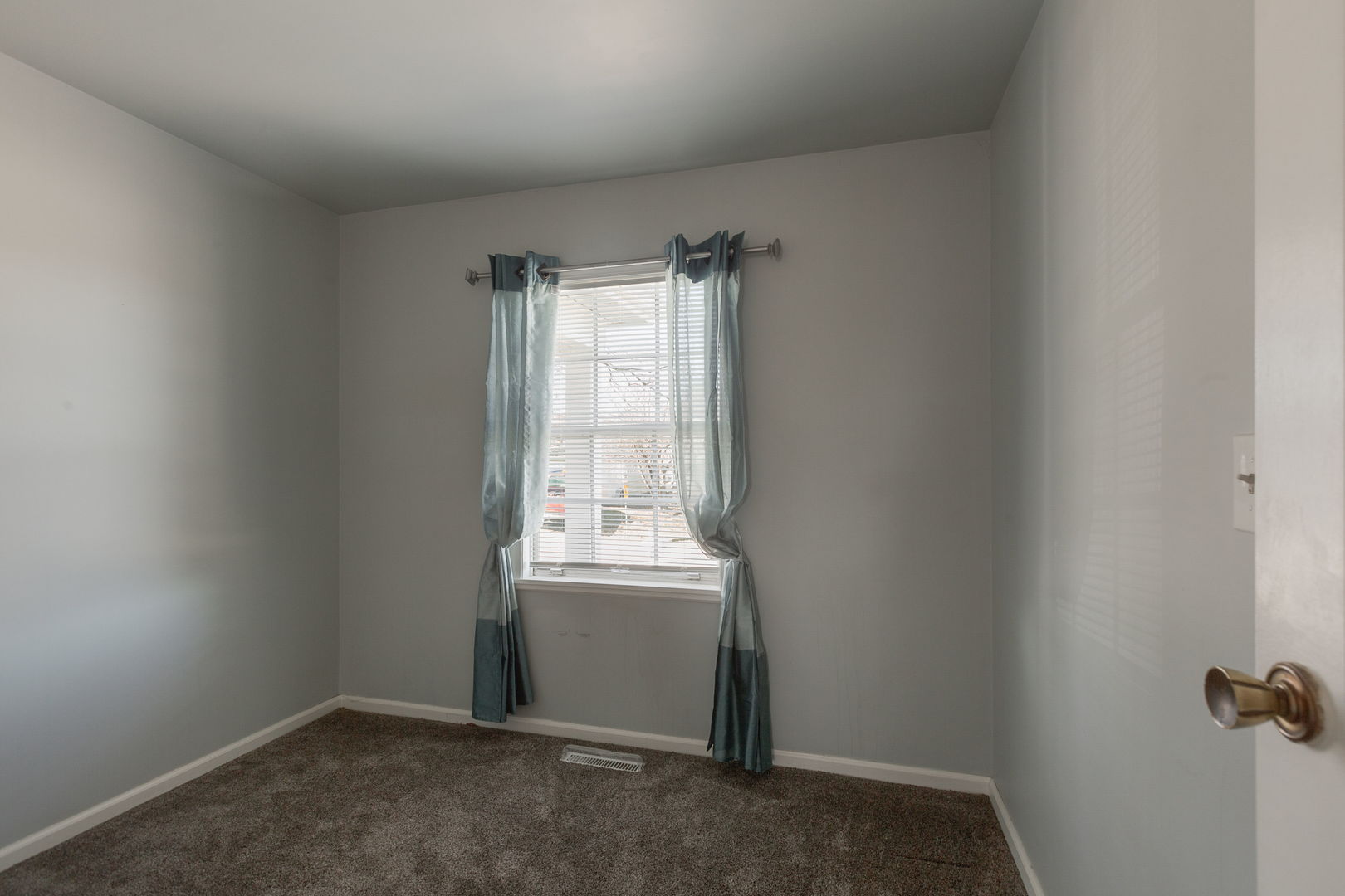 1421 Barberry Lane, Round Lake Beach, IL 60073