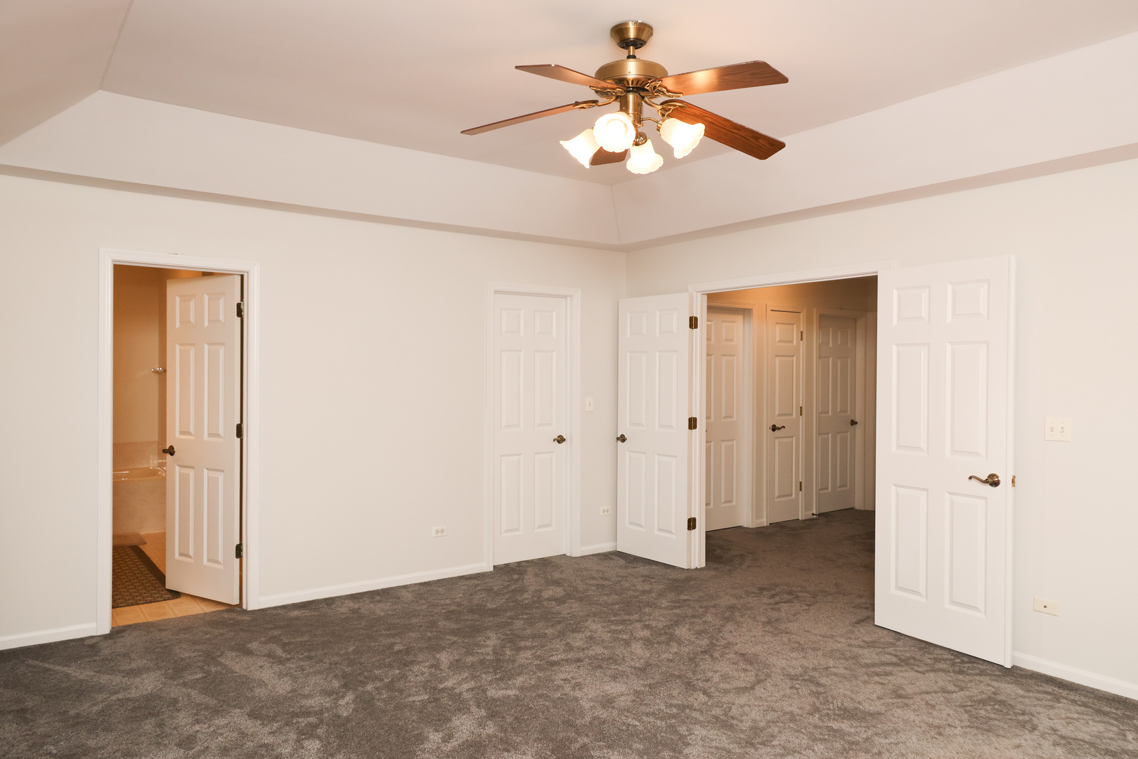 1011 Napa Lane, Aurora, IL 60502