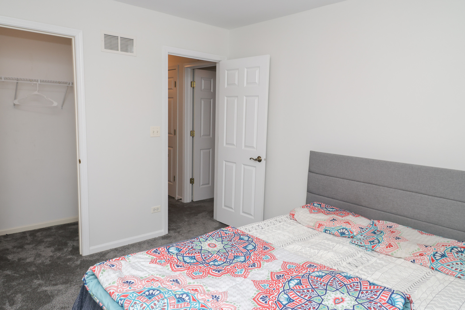 1011 Napa Lane, Aurora, IL 60502