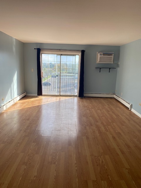 143 W Elk Trail #342, Carol Stream, IL 60188