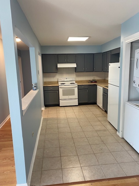 143 W Elk Trail #342, Carol Stream, IL 60188