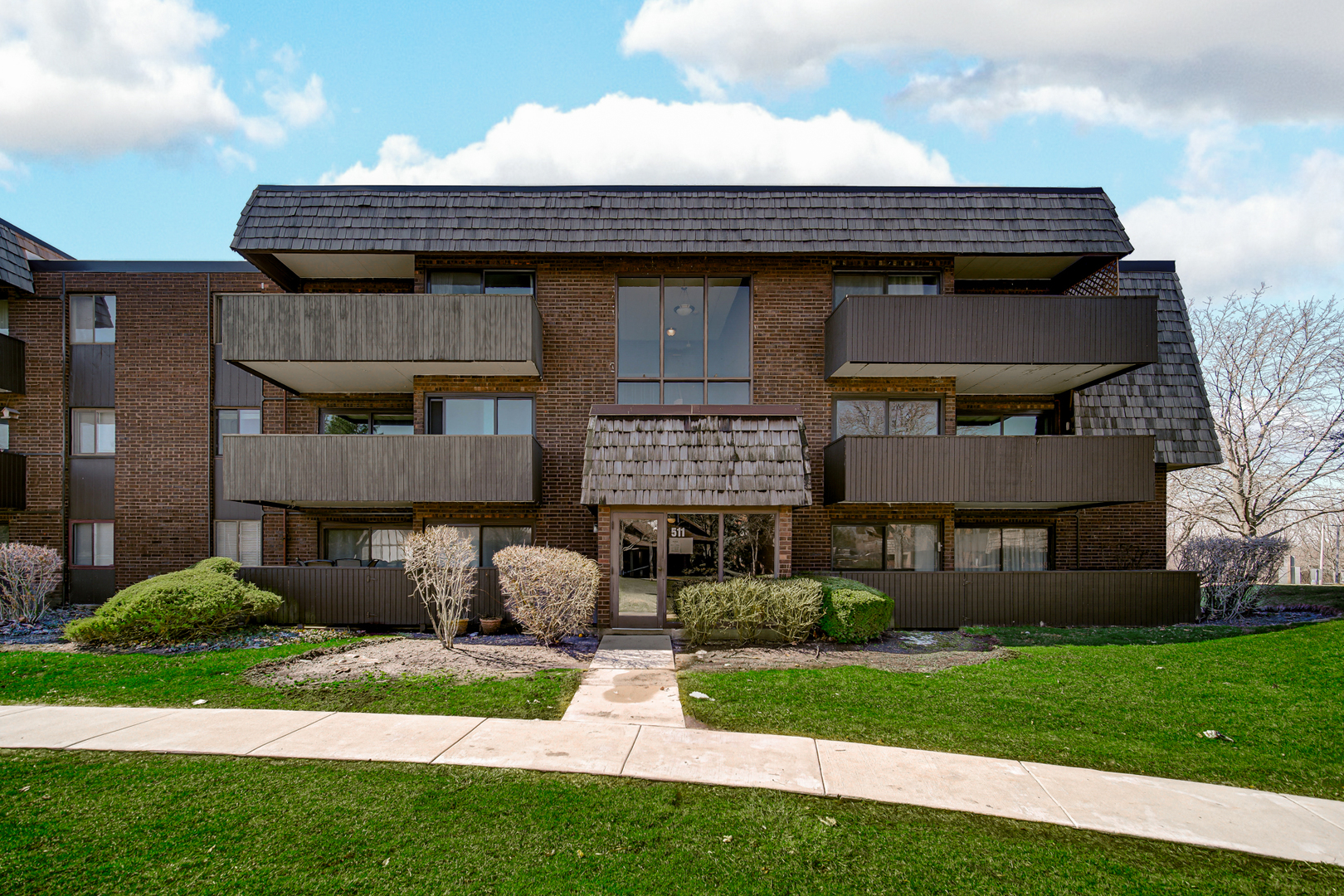 511 Timber Ridge Drive #202, Carol Stream, IL 60188