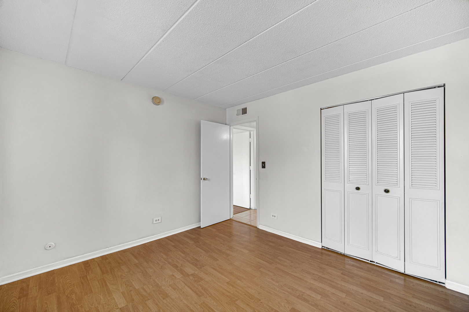 511 Timber Ridge Drive #202, Carol Stream, IL 60188