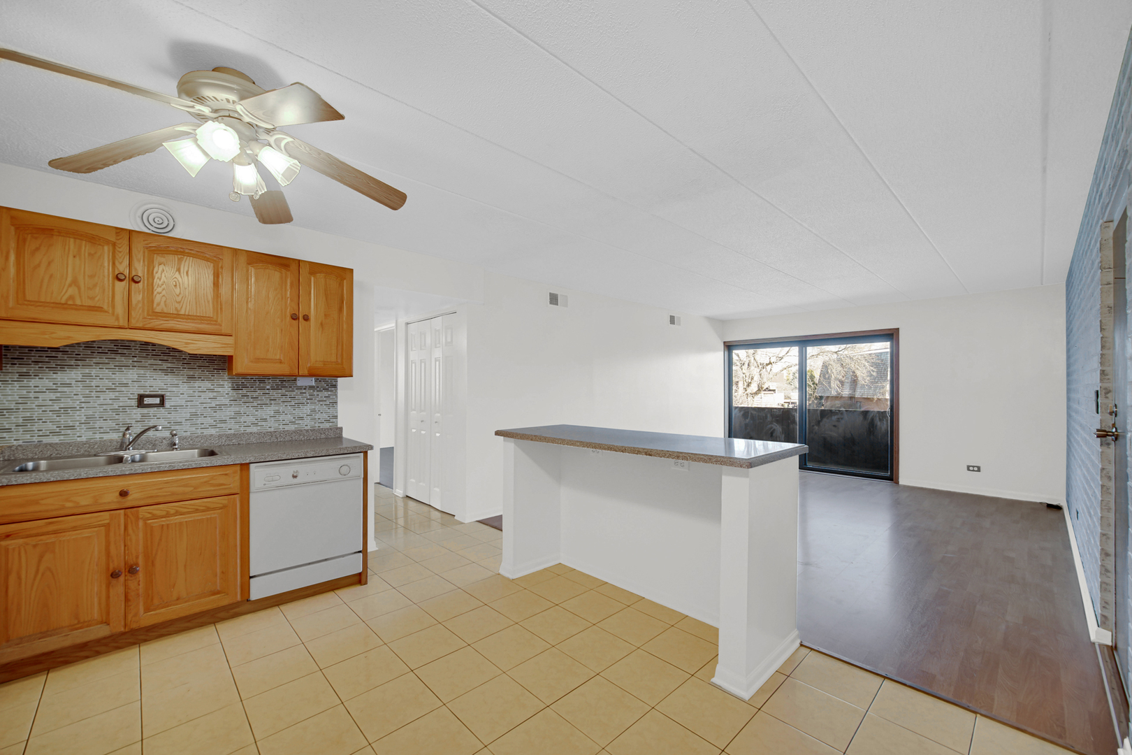 511 Timber Ridge Drive #202, Carol Stream, IL 60188