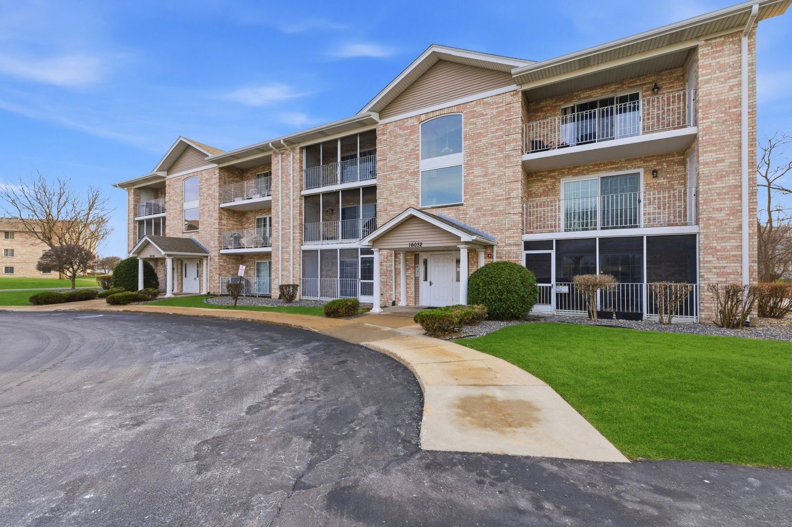 16032 Crystal Creek Drive #1A, Orland Park, IL 60462