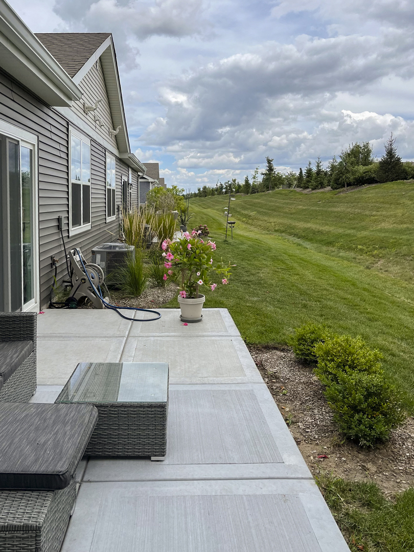 1175 Sonoma Court, Pingree Grove, IL 60140