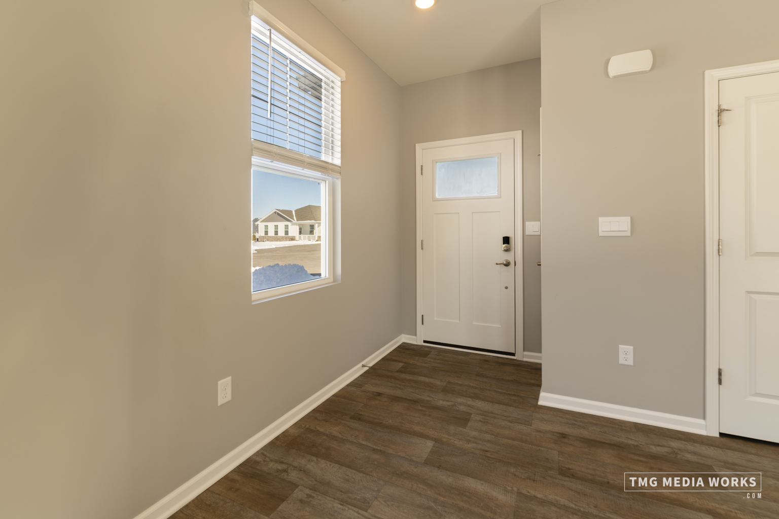 1175 Sonoma Court, Pingree Grove, IL 60140