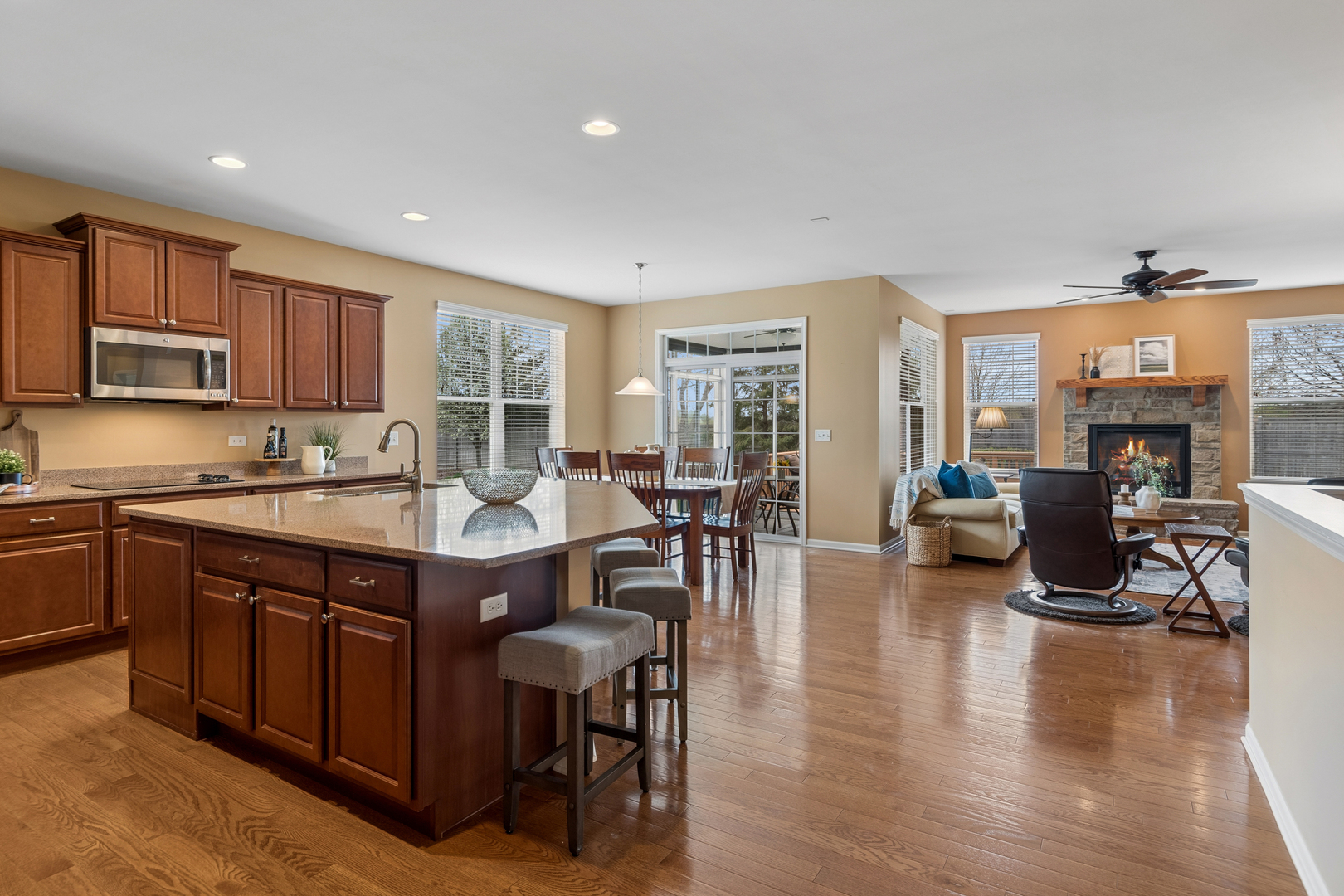 2727 Northmoor Drive, Naperville, IL 60564