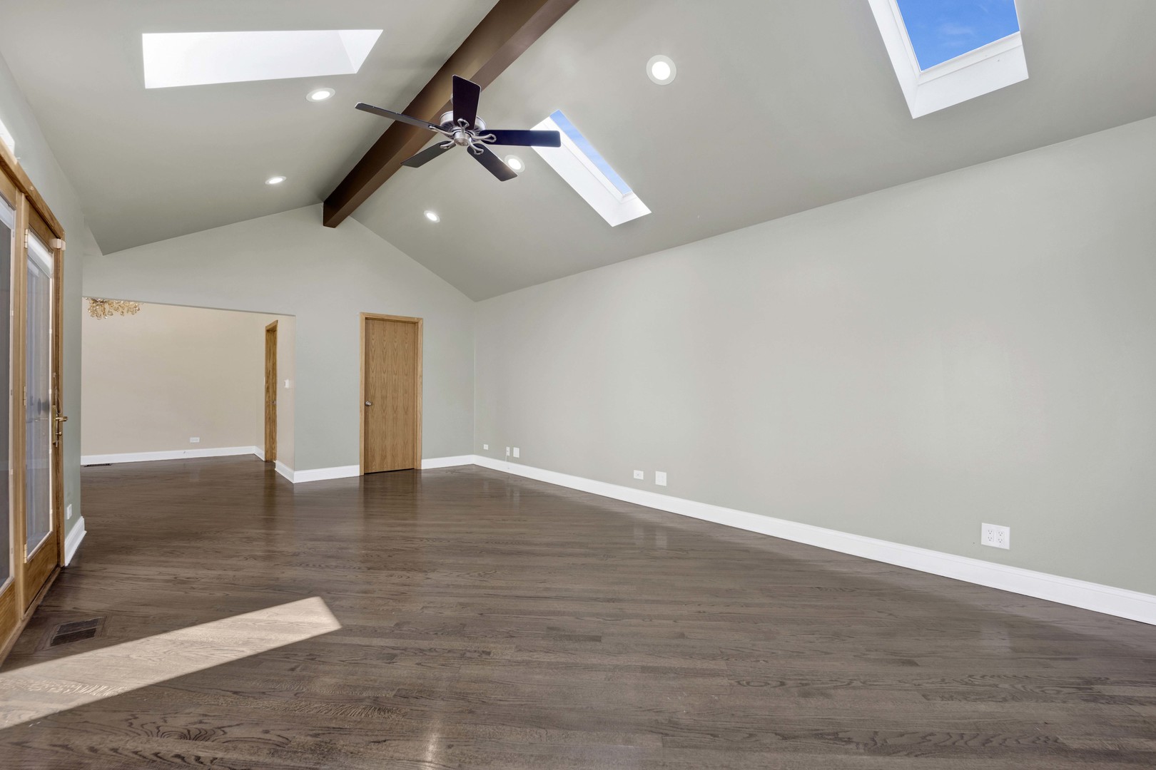 5N464 Neva Terrace, Itasca, IL 60143