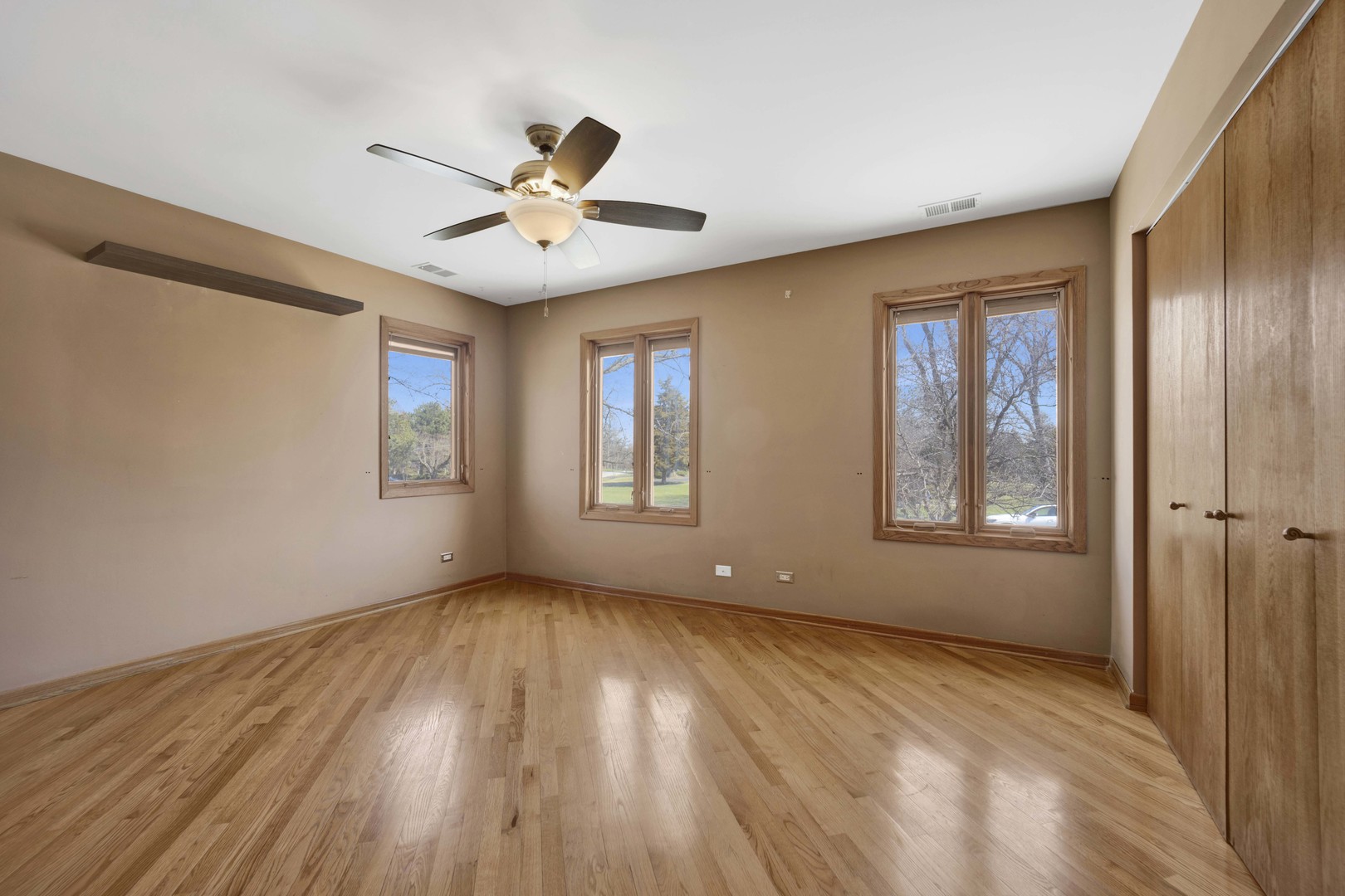 5N464 Neva Terrace, Itasca, IL 60143