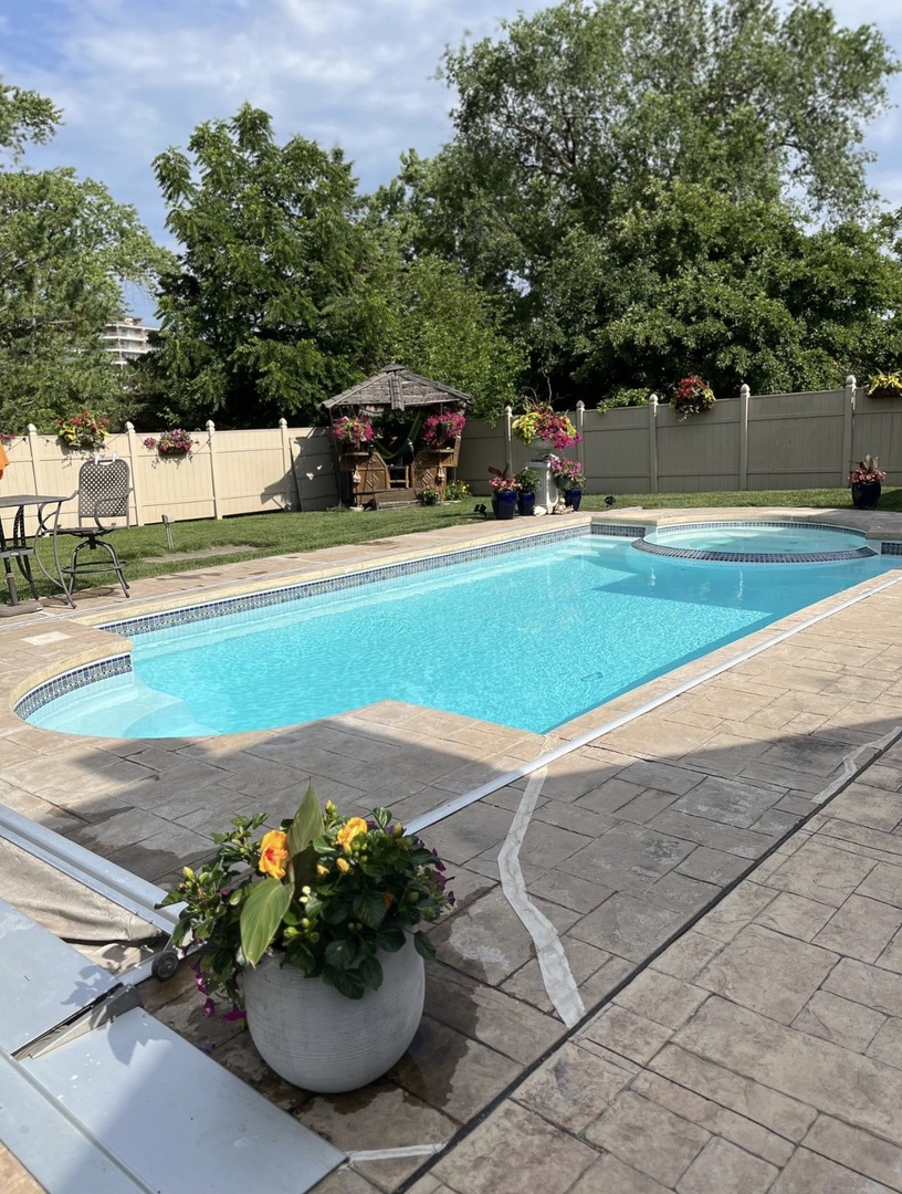 5N464 Neva Terrace, Itasca, IL 60143