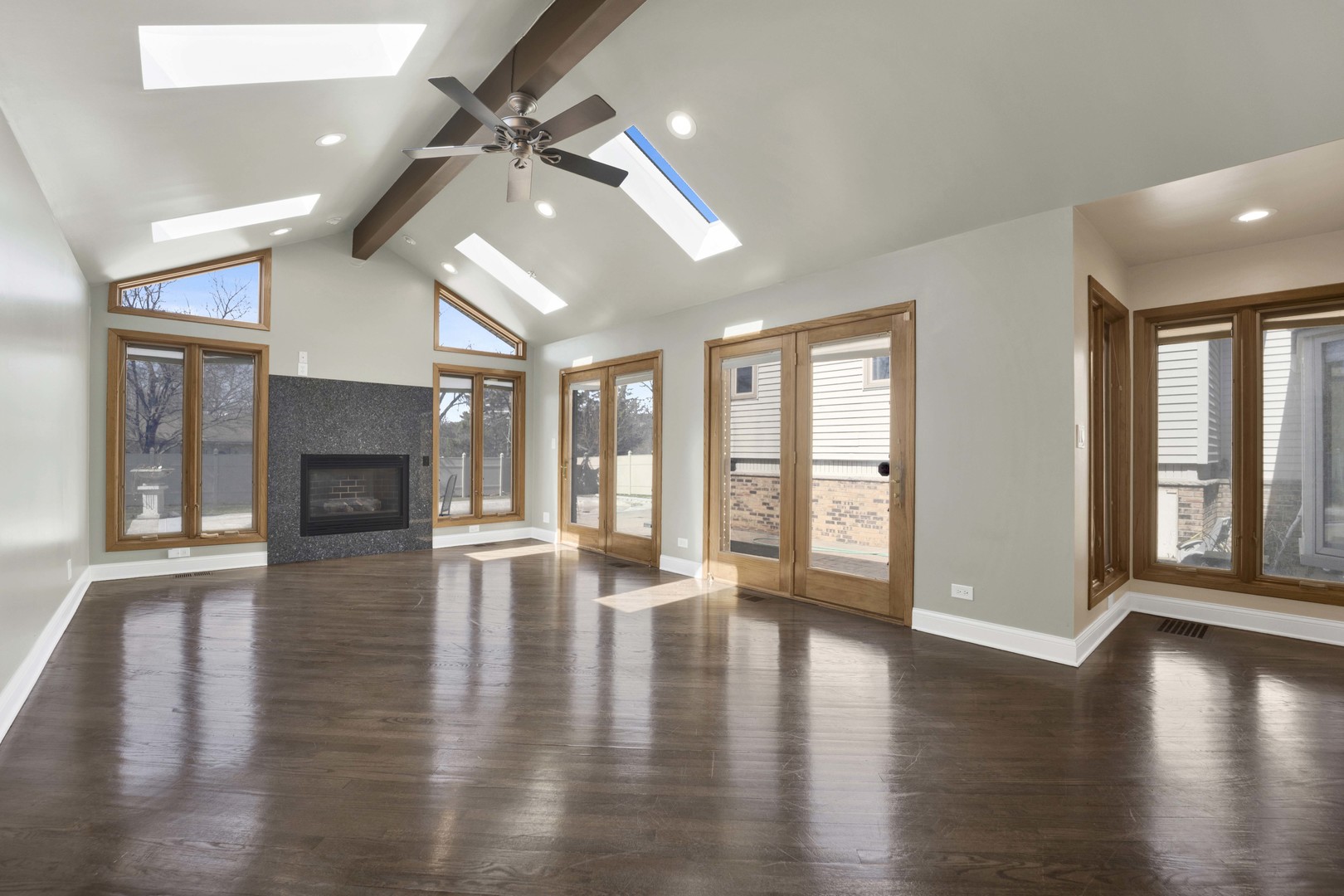 5N464 Neva Terrace, Itasca, IL 60143