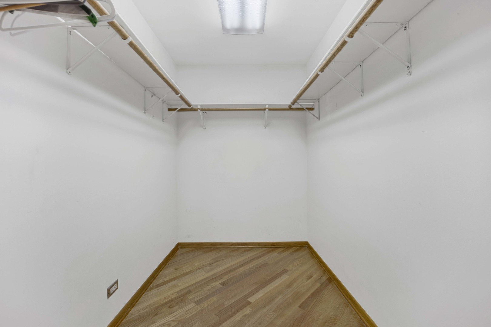 5N464 Neva Terrace, Itasca, IL 60143