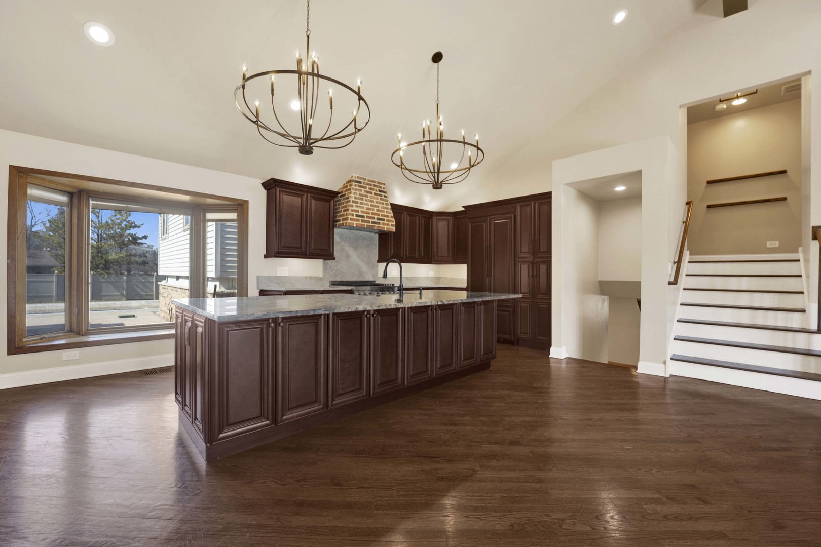 5N464 Neva Terrace, Itasca, IL 60143