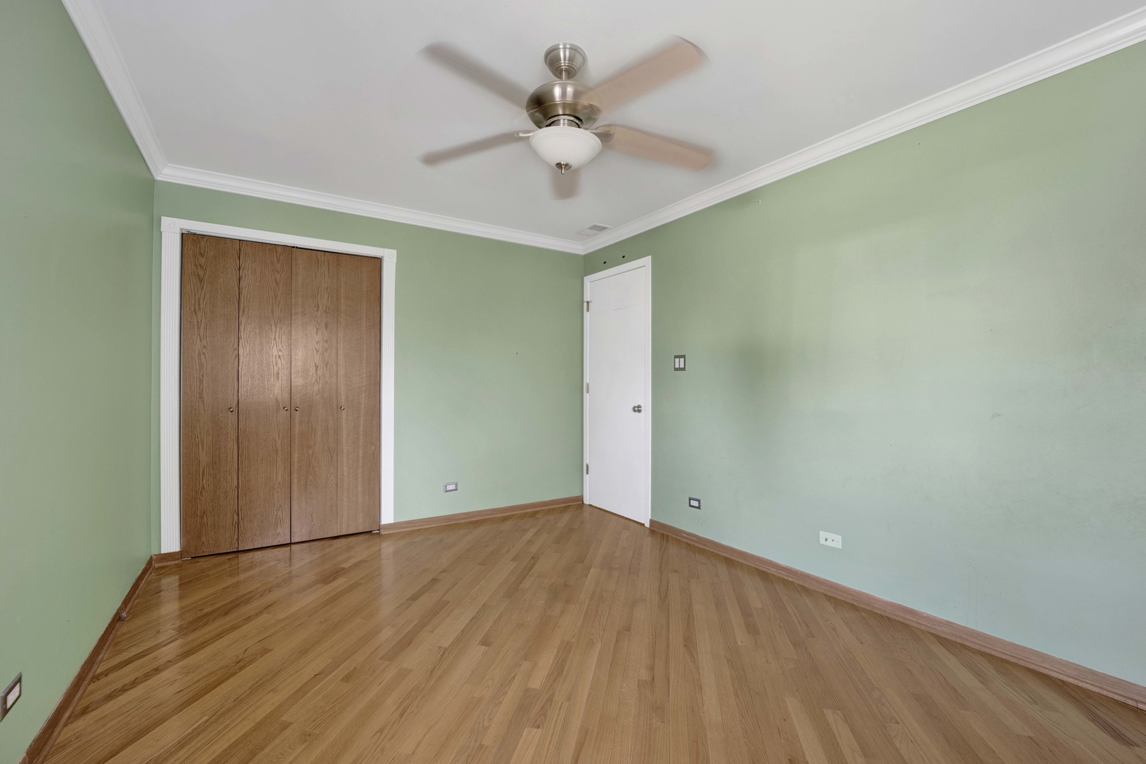 5N464 Neva Terrace, Itasca, IL 60143