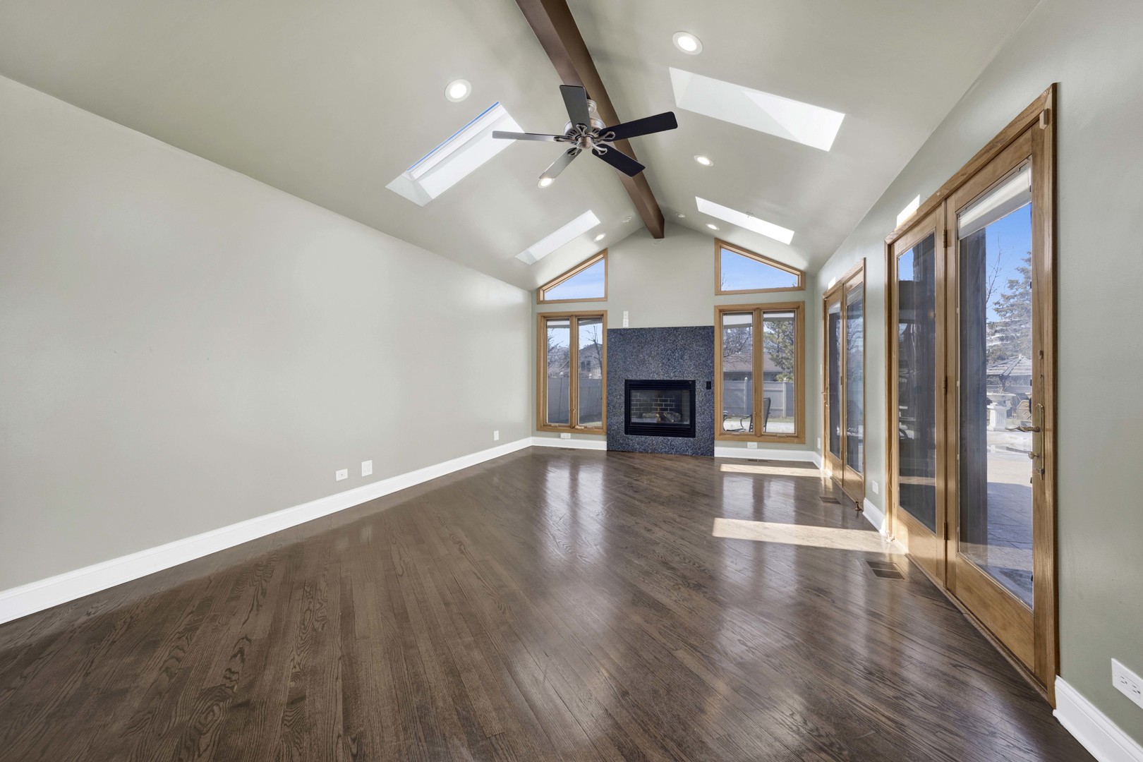 5N464 Neva Terrace, Itasca, IL 60143