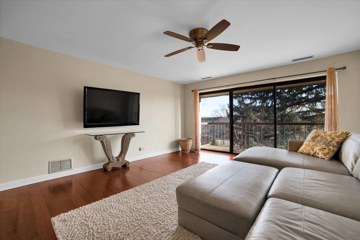 1105 N Mill Street #315, Naperville, IL 60563