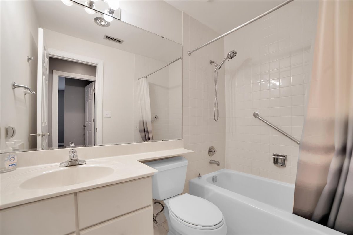 1105 N Mill Street #315, Naperville, IL 60563