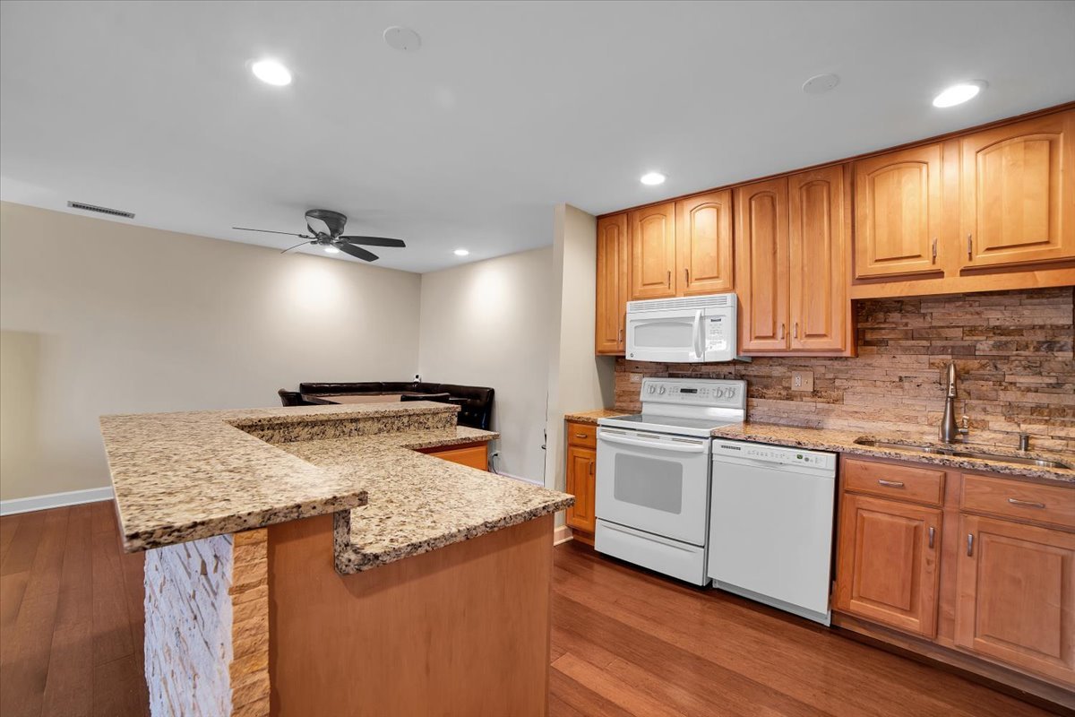 1105 N Mill Street #315, Naperville, IL 60563