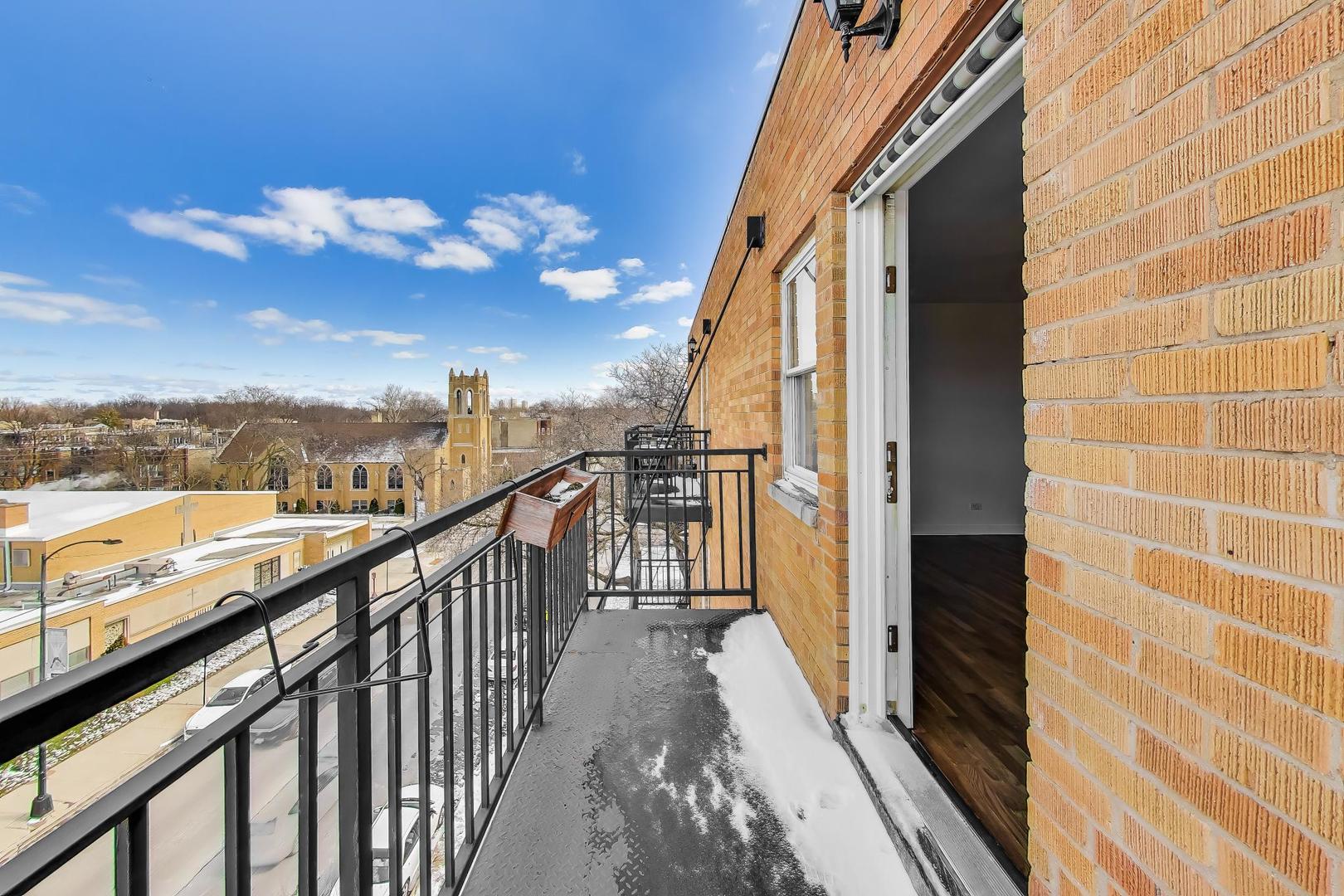 2501 W Bryn Mawr Avenue #507, Chicago, IL 60659