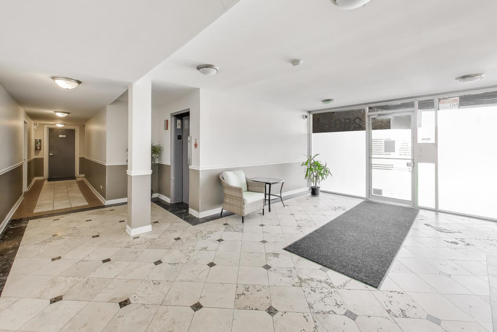 2501 W Bryn Mawr Avenue #507, Chicago, IL 60659