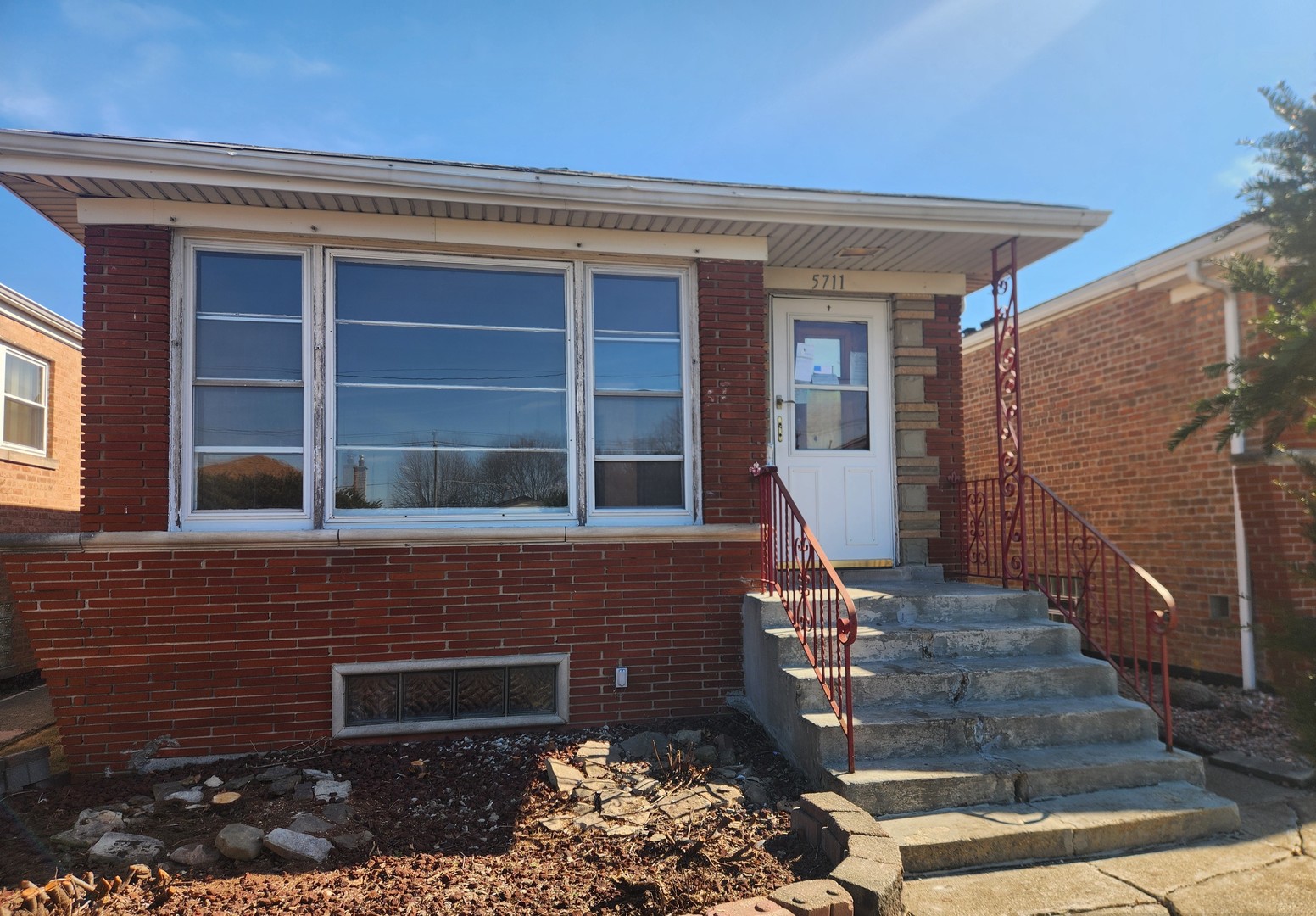 5711 S Mayfield Avenue, Chicago, IL 60638