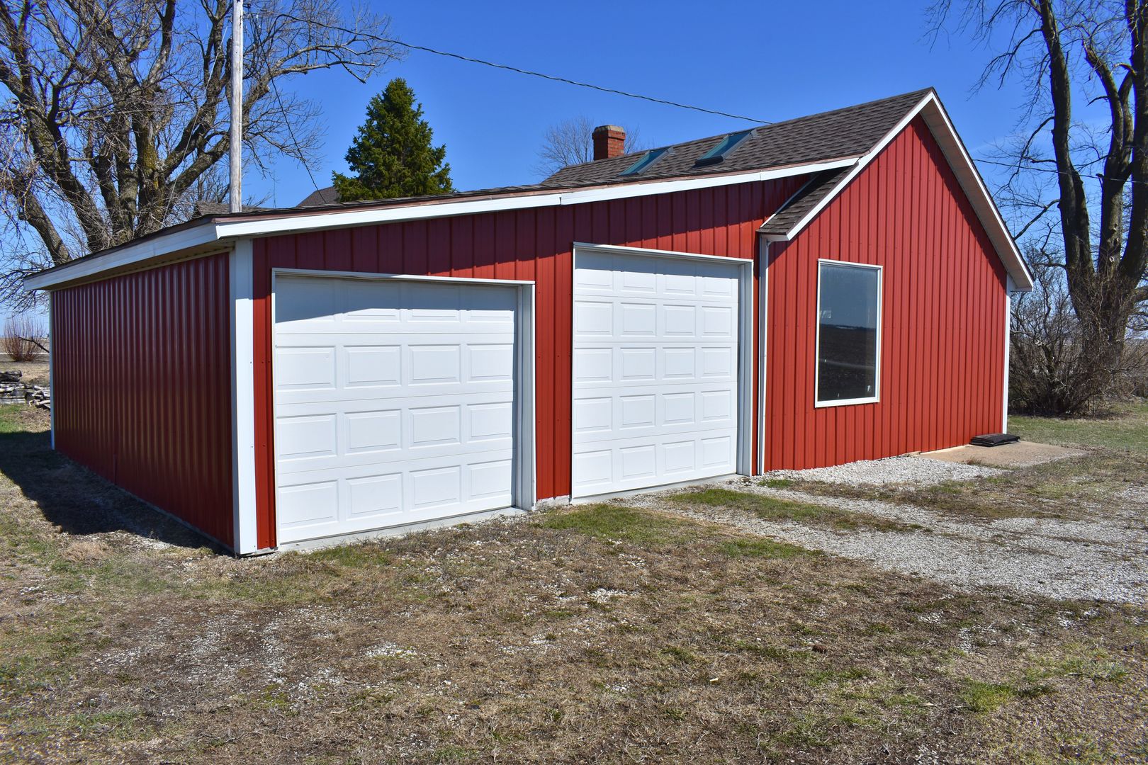 597 CR 100 E, Ivesdale, IL 61851