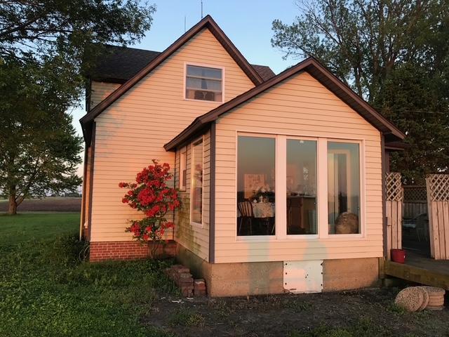 597 CR 100 E, Ivesdale, IL 61851