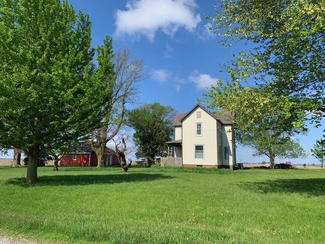 597 CR 100 E, Ivesdale, IL 61851