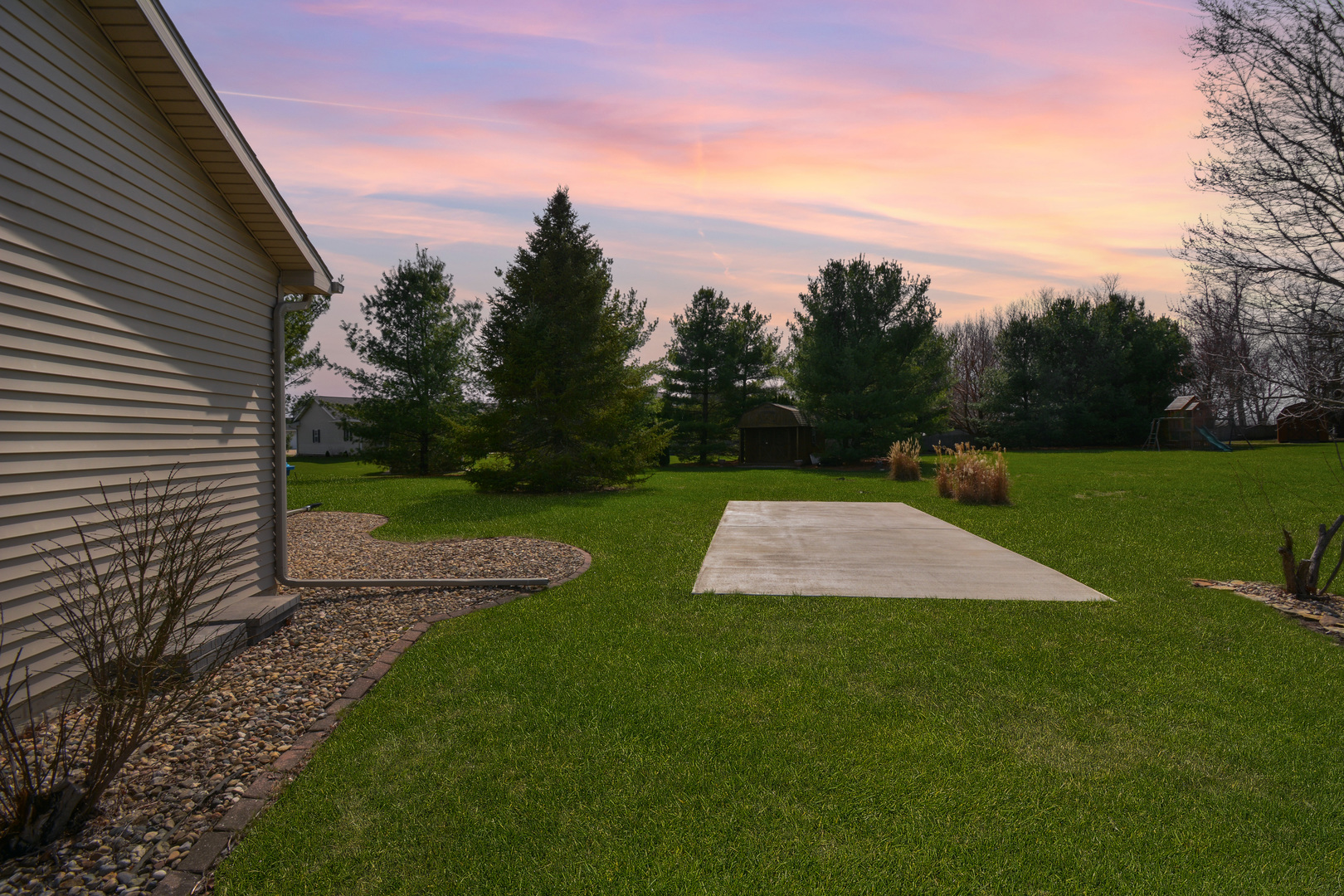 104 Hunter Court, Hudson, IL 61748