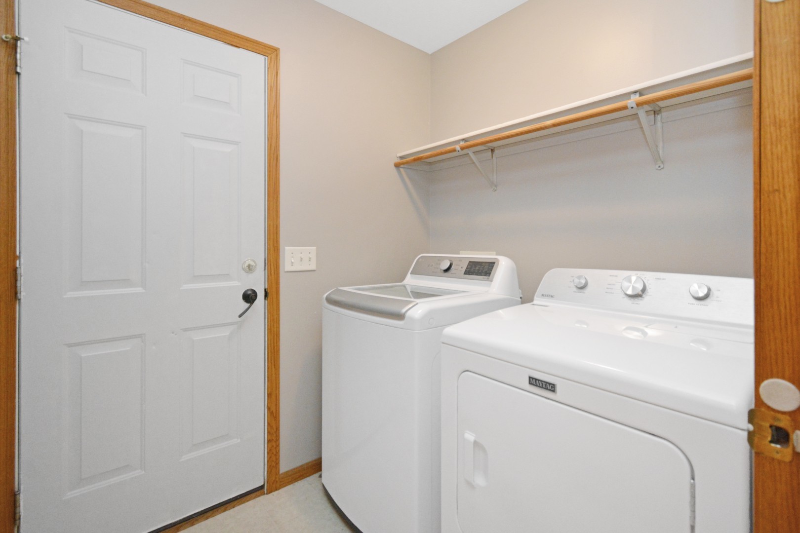 104 Hunter Court, Hudson, IL 61748