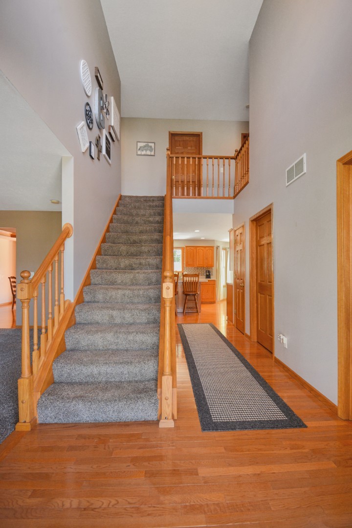 104 Hunter Court, Hudson, IL 61748