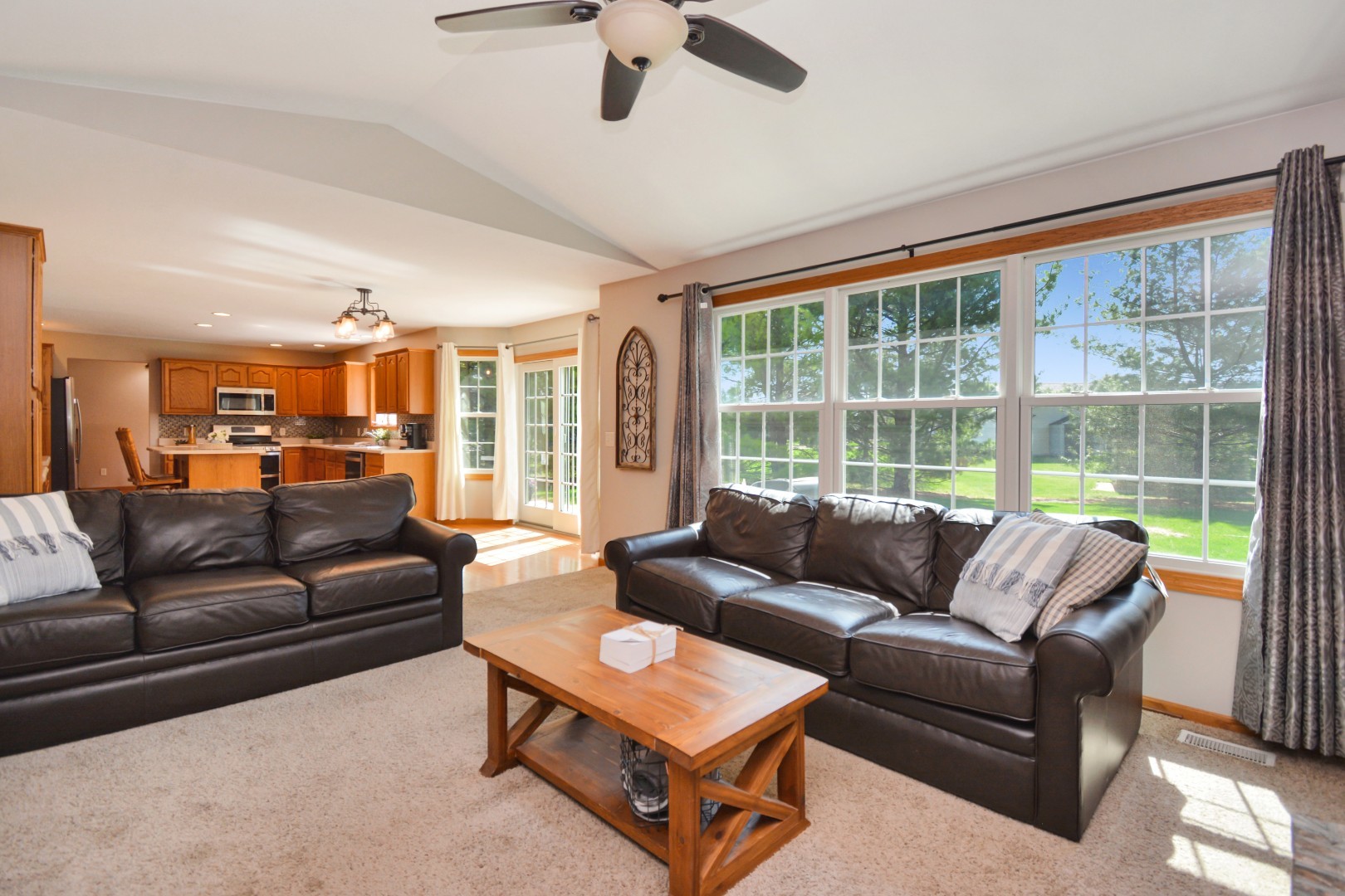 104 Hunter Court, Hudson, IL 61748