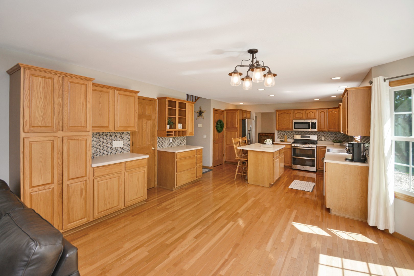 104 Hunter Court, Hudson, IL 61748