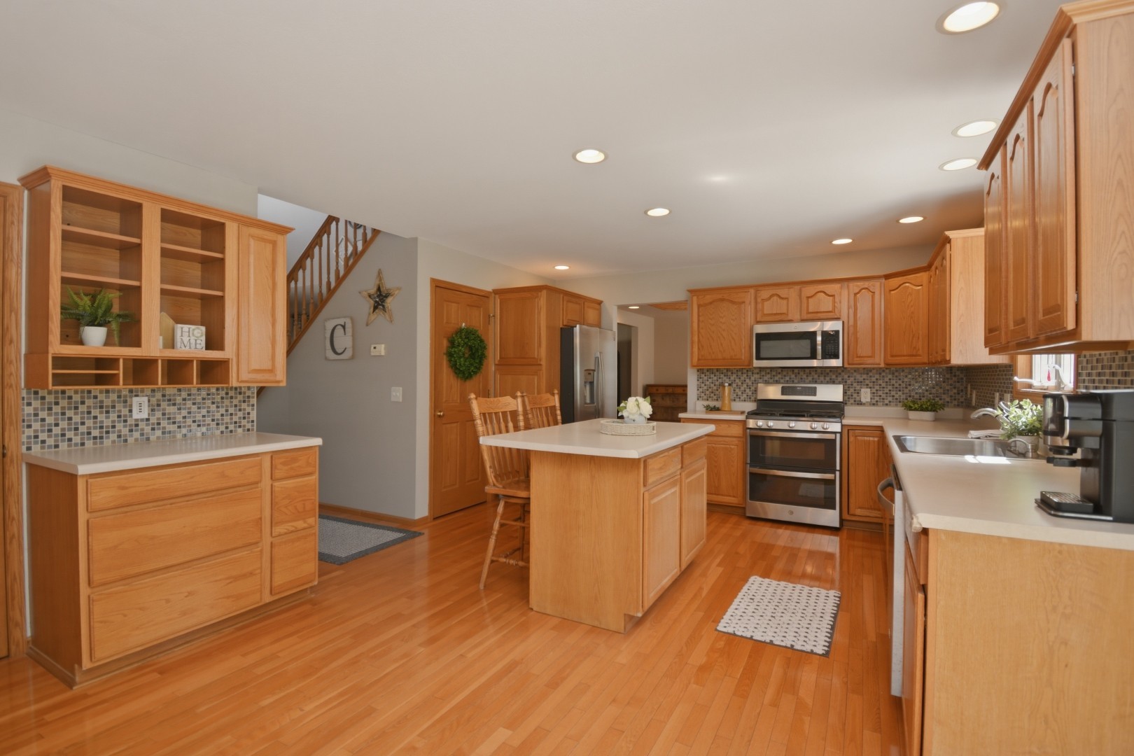 104 Hunter Court, Hudson, IL 61748