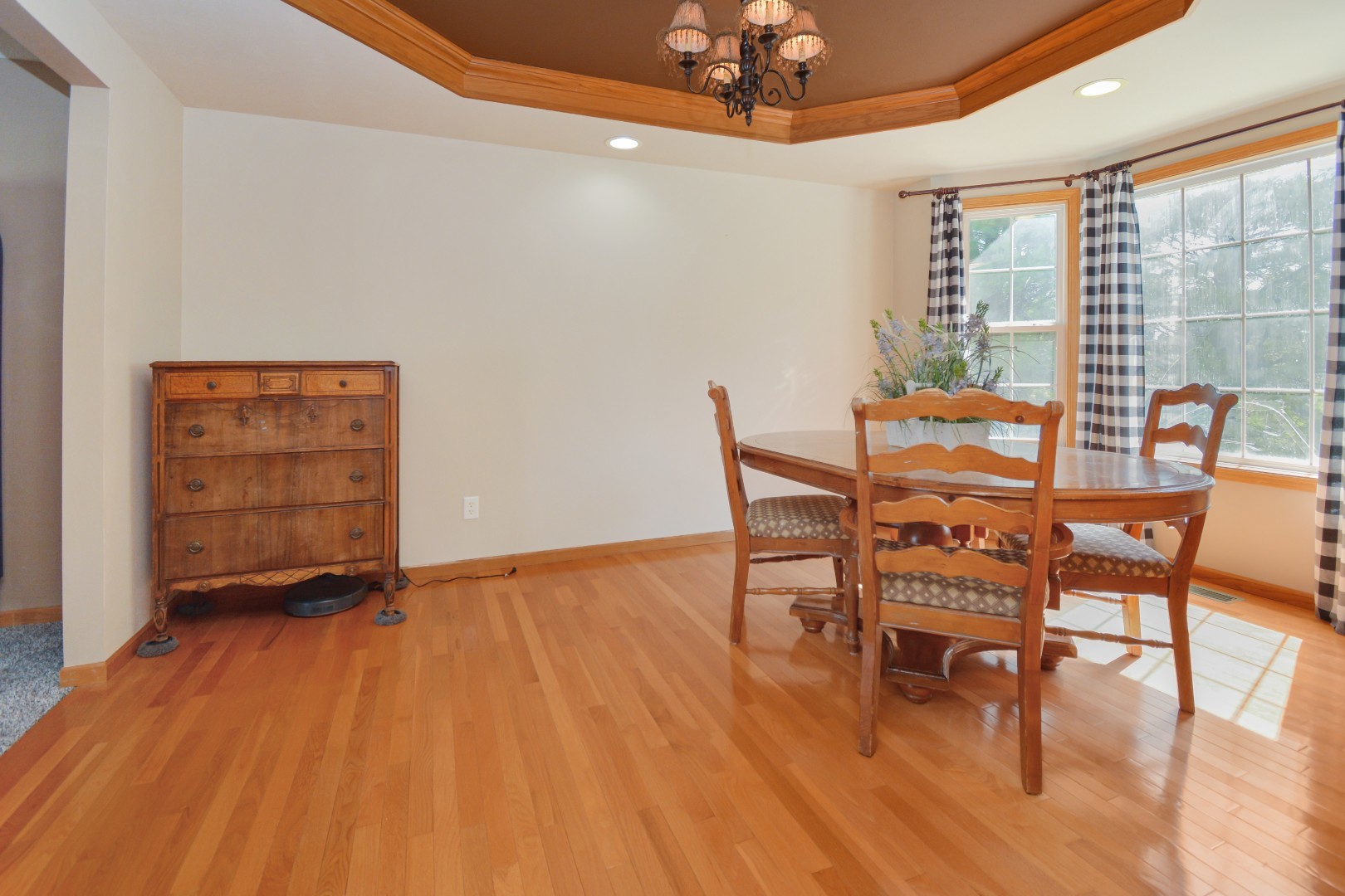 104 Hunter Court, Hudson, IL 61748