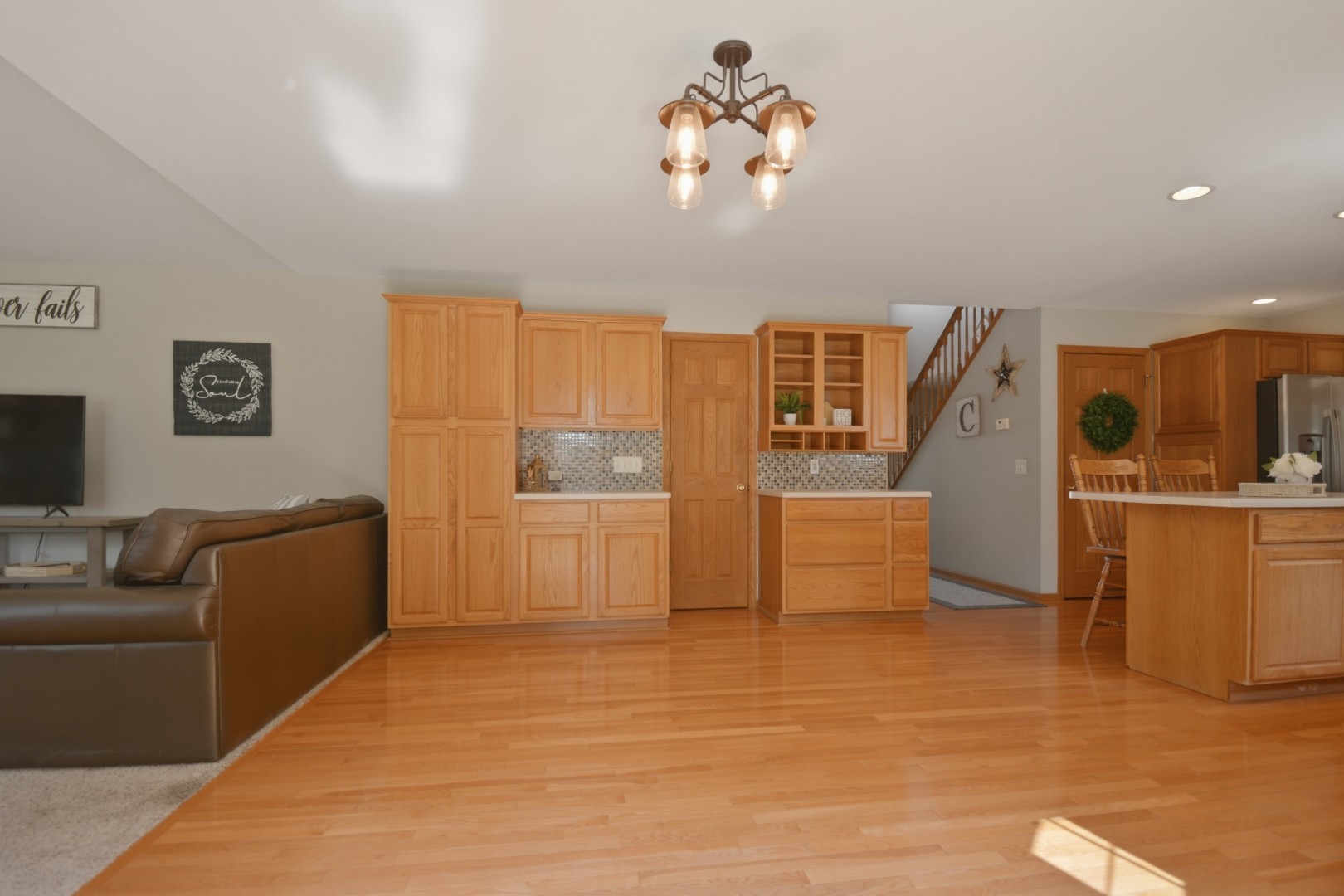 104 Hunter Court, Hudson, IL 61748