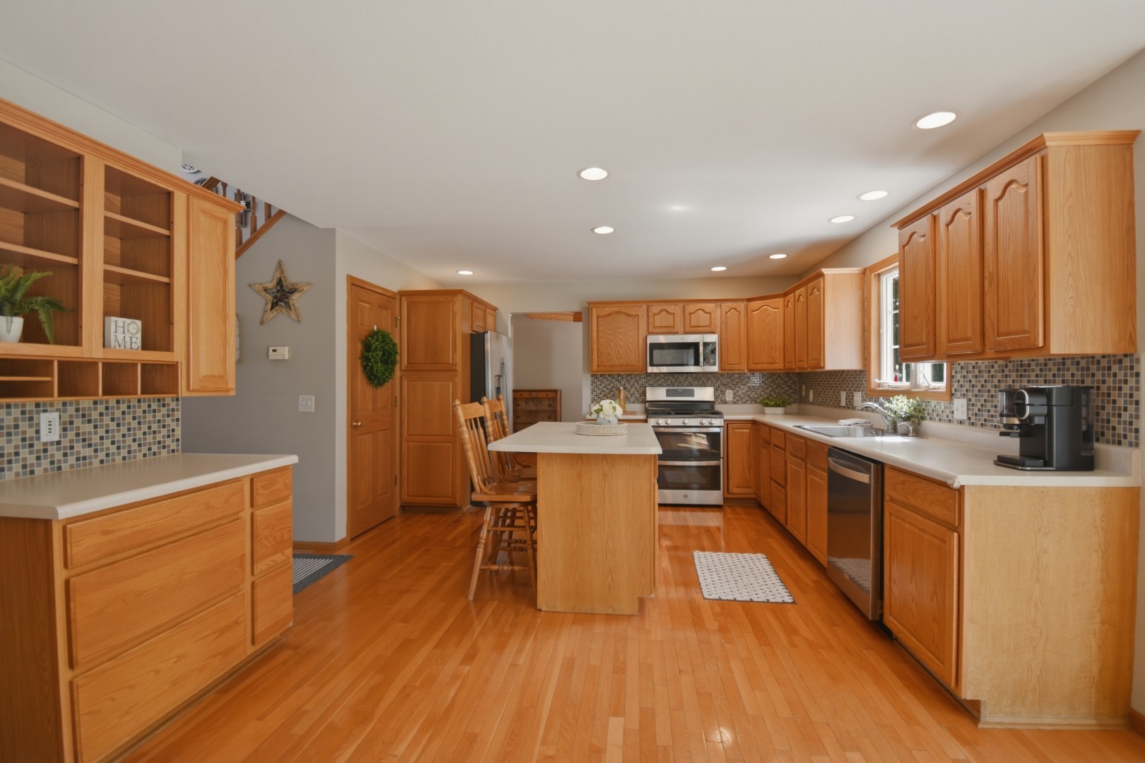 104 Hunter Court, Hudson, IL 61748