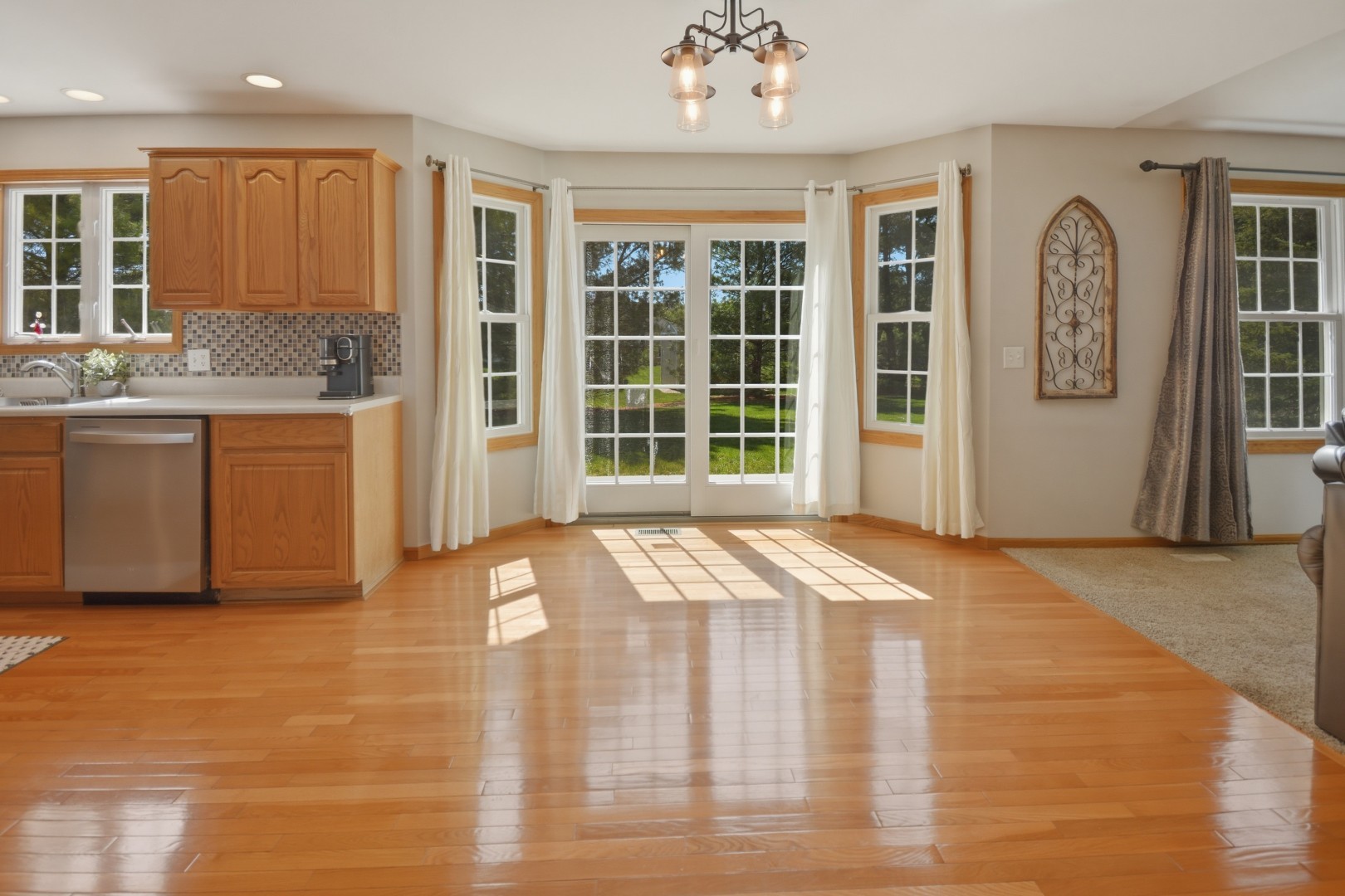 104 Hunter Court, Hudson, IL 61748