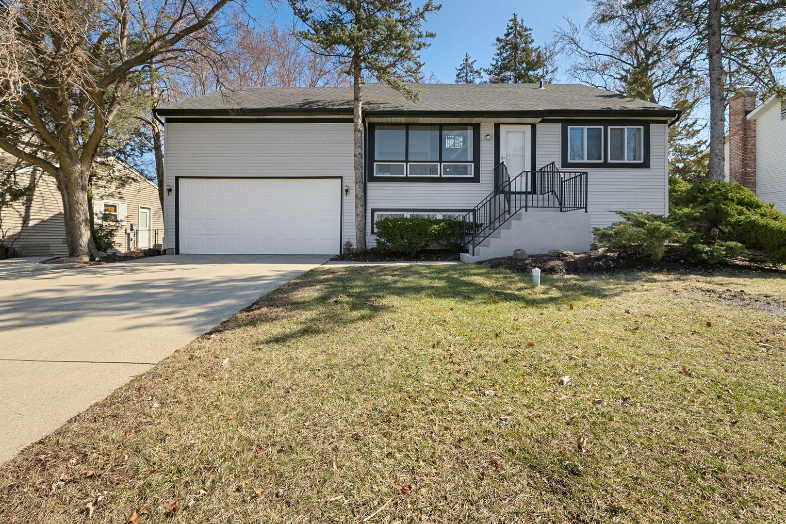 736 Clohesey Drive, Buffalo Grove, IL 60089